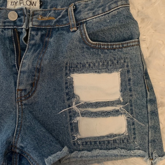 BY FLOW Ripped Jean Shorts - Picture 2 of 4
